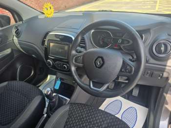 Used Renault Captur 2017 for sale - 74173826: Photo