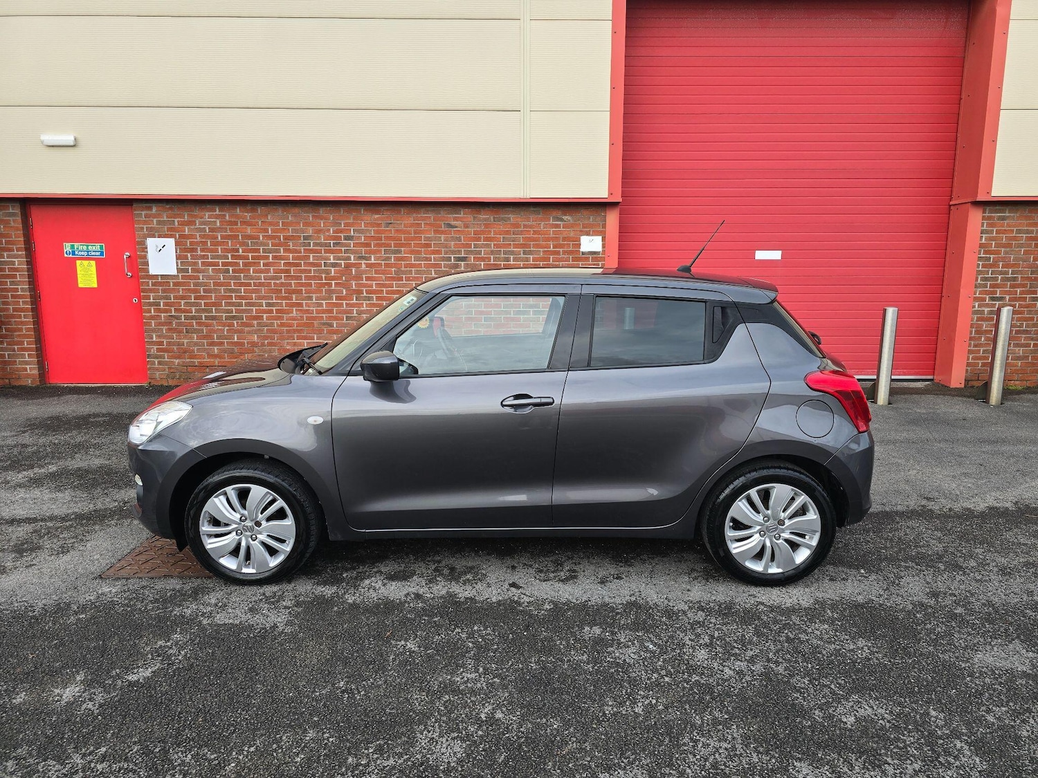 Used Suzuki Swift 2018 for sale - 77109891: Photo 16