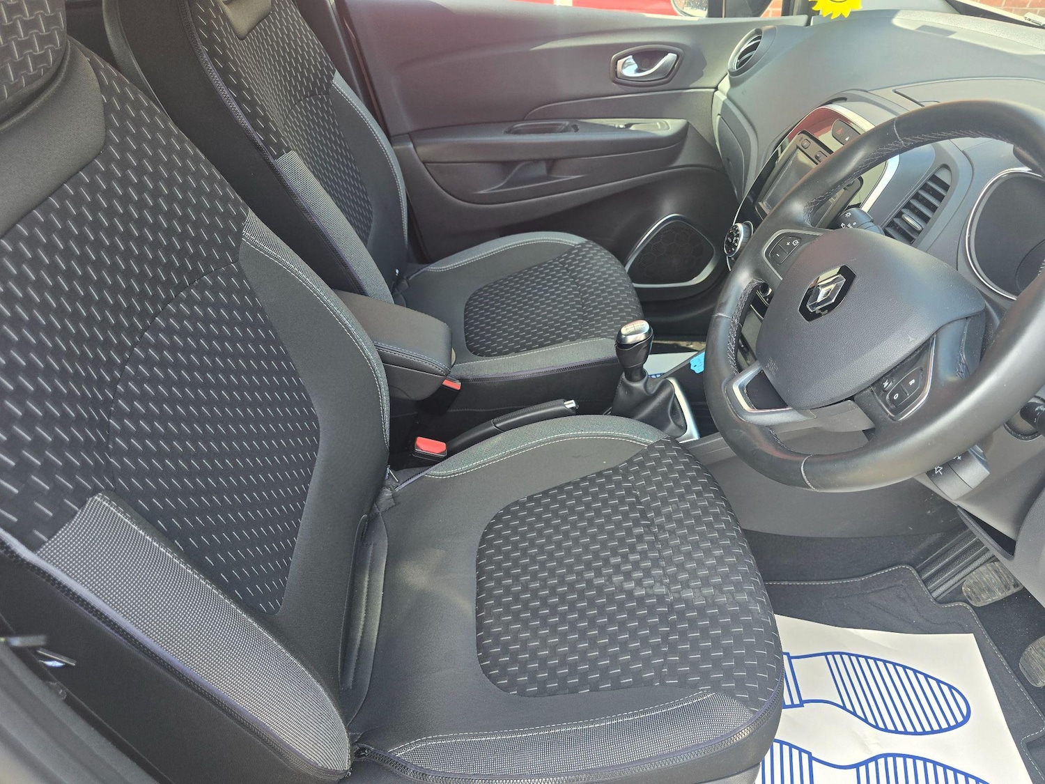 Used Renault Captur 2017 for sale - 76996207: Photo 10