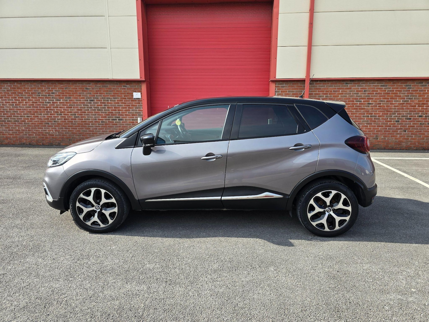 Used Renault Captur 2017 for sale - 76996207: Photo 4