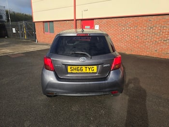 Used Toyota Yaris 2017 for sale - 79643587: Photo