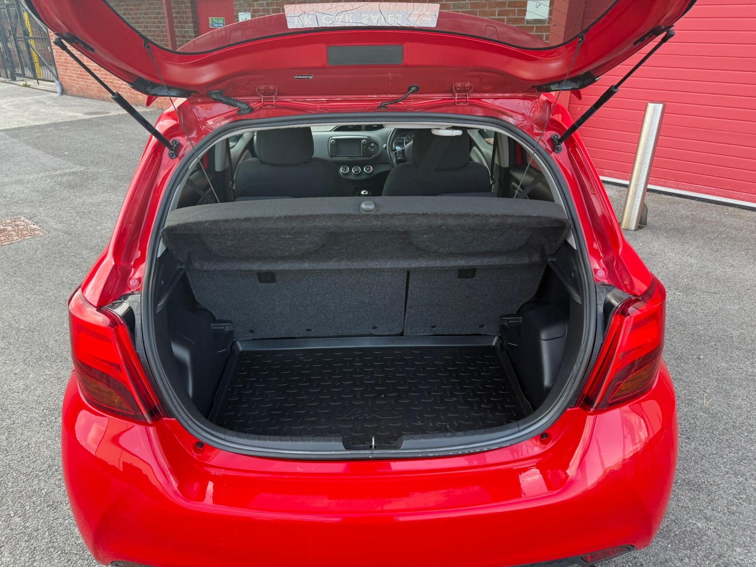 Used Toyota Yaris 2015 for sale - 76987802: Photo 12