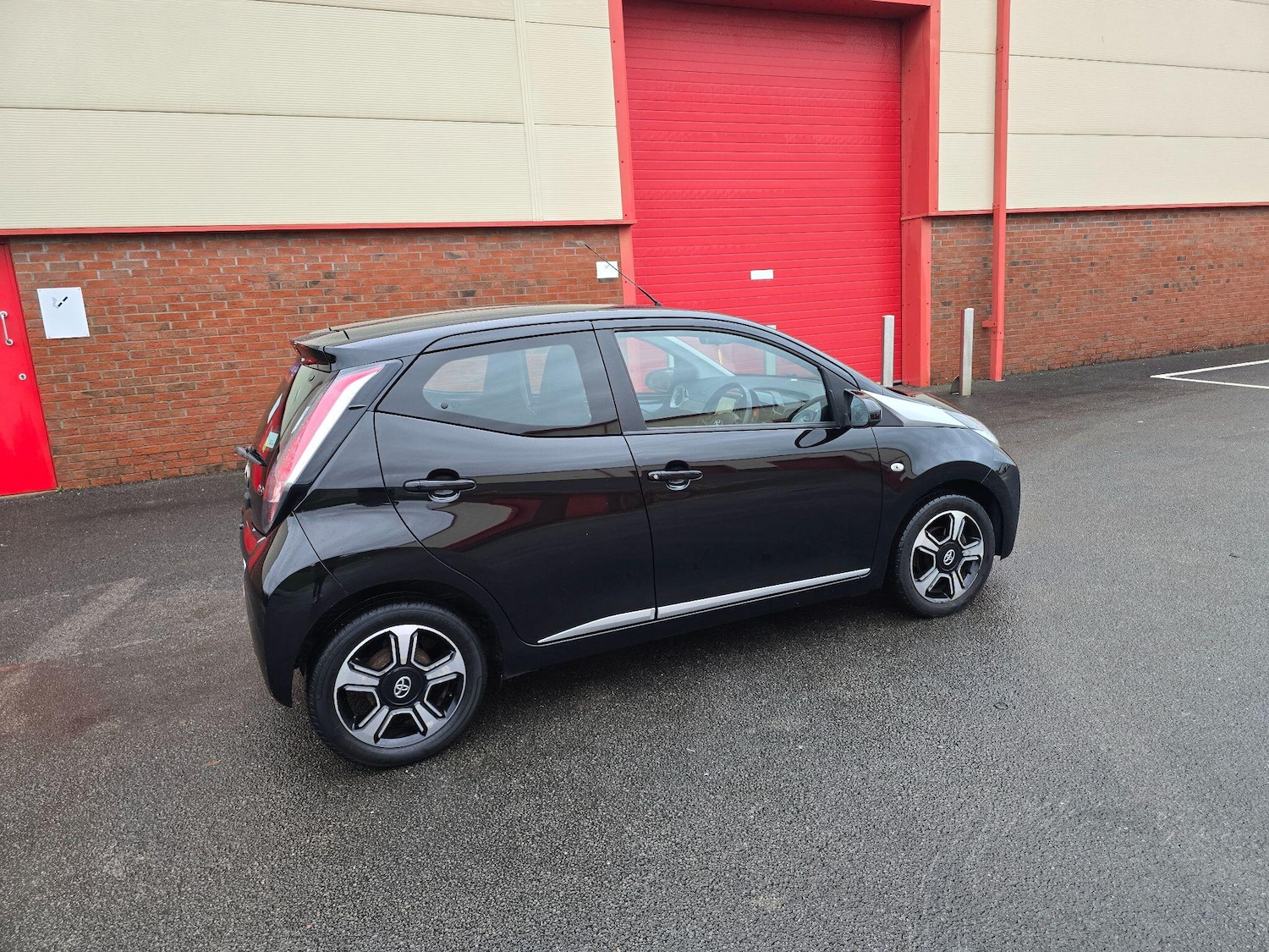 Used Toyota AYGO 2015 for sale - 76865330: Photo 16