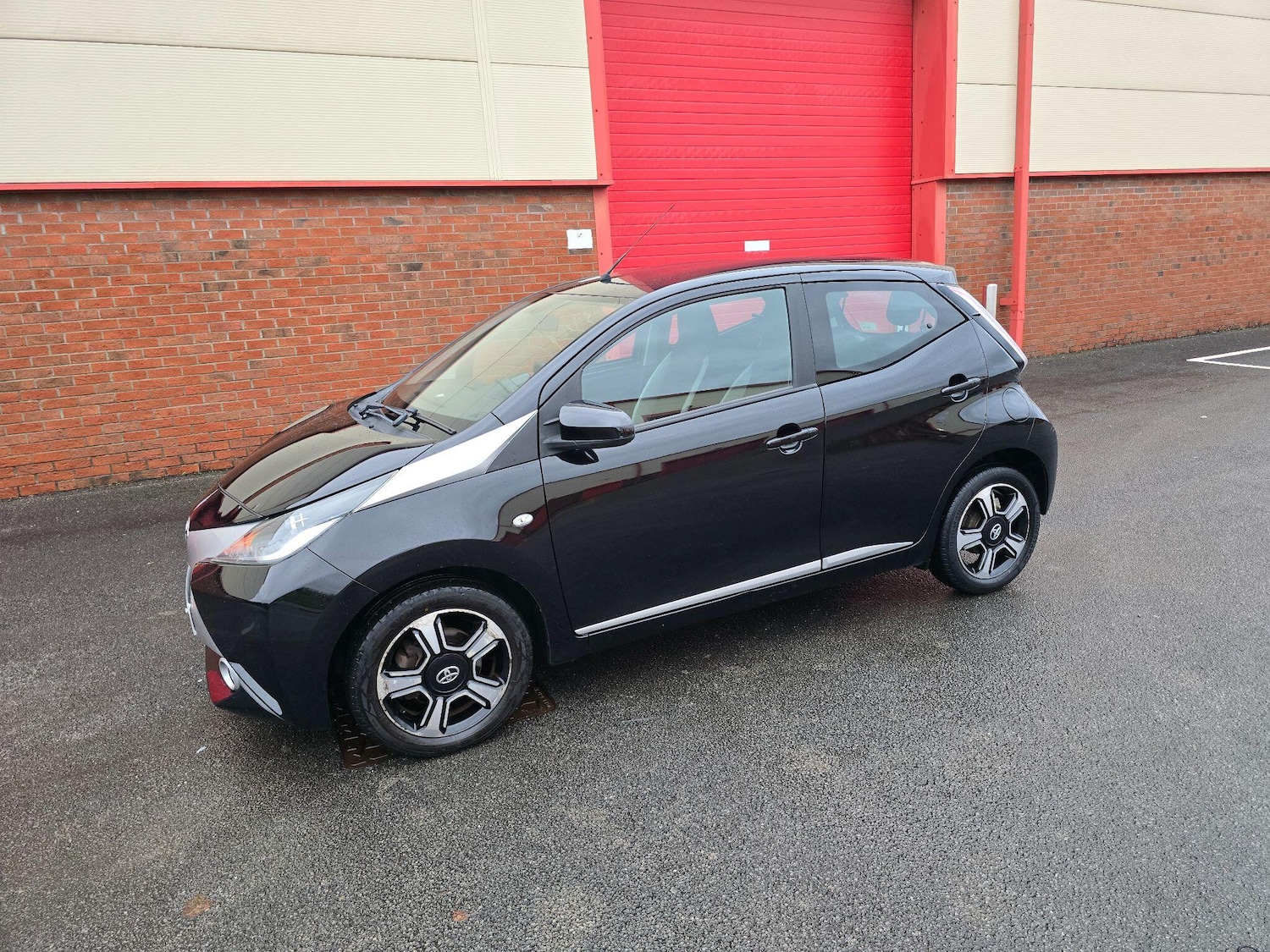 Used Toyota AYGO 2015 for sale - 76865330: Photo 17
