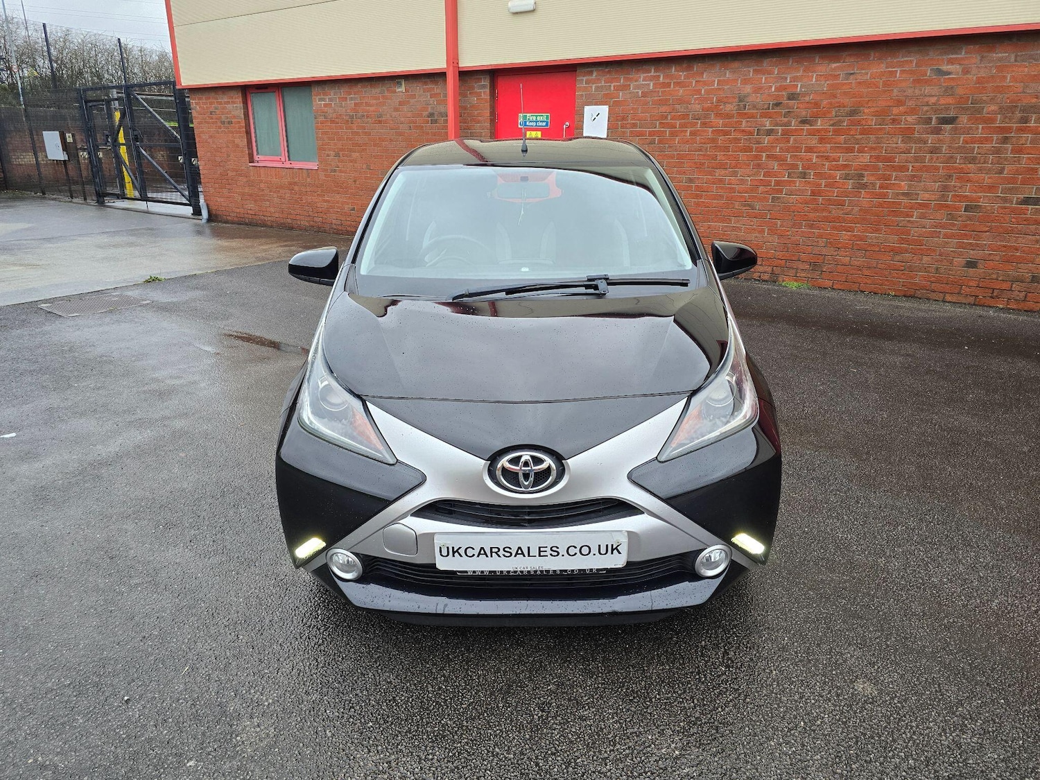 Used Toyota AYGO 2015 for sale - 76865330: Photo 4