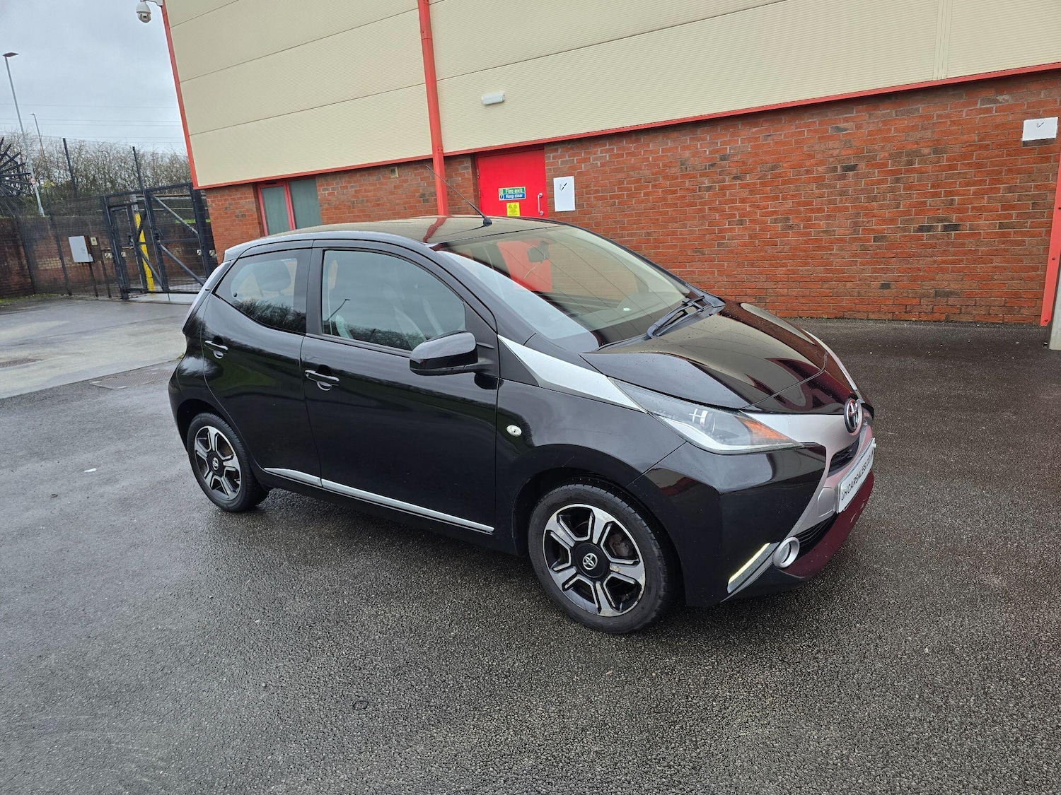 Used Toyota AYGO 2015 for sale - 76865330: Photo 7