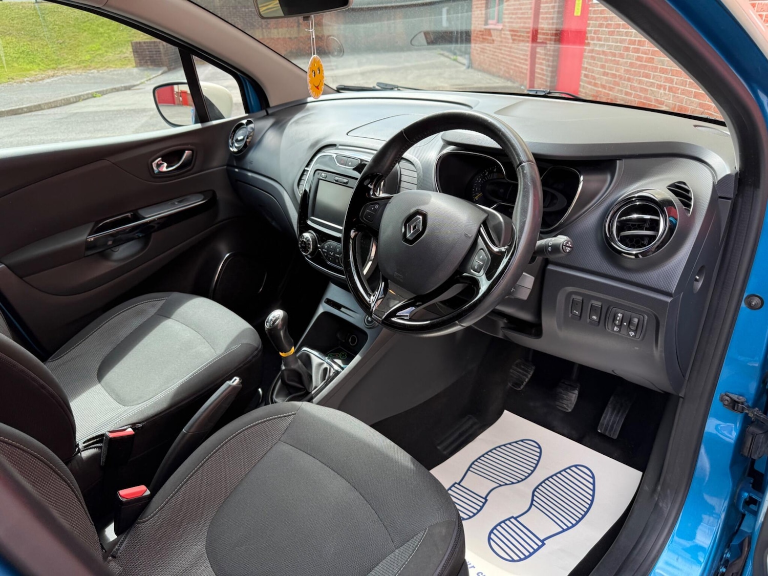 Used Renault Captur 2014 for sale - 76995676: Photo 2