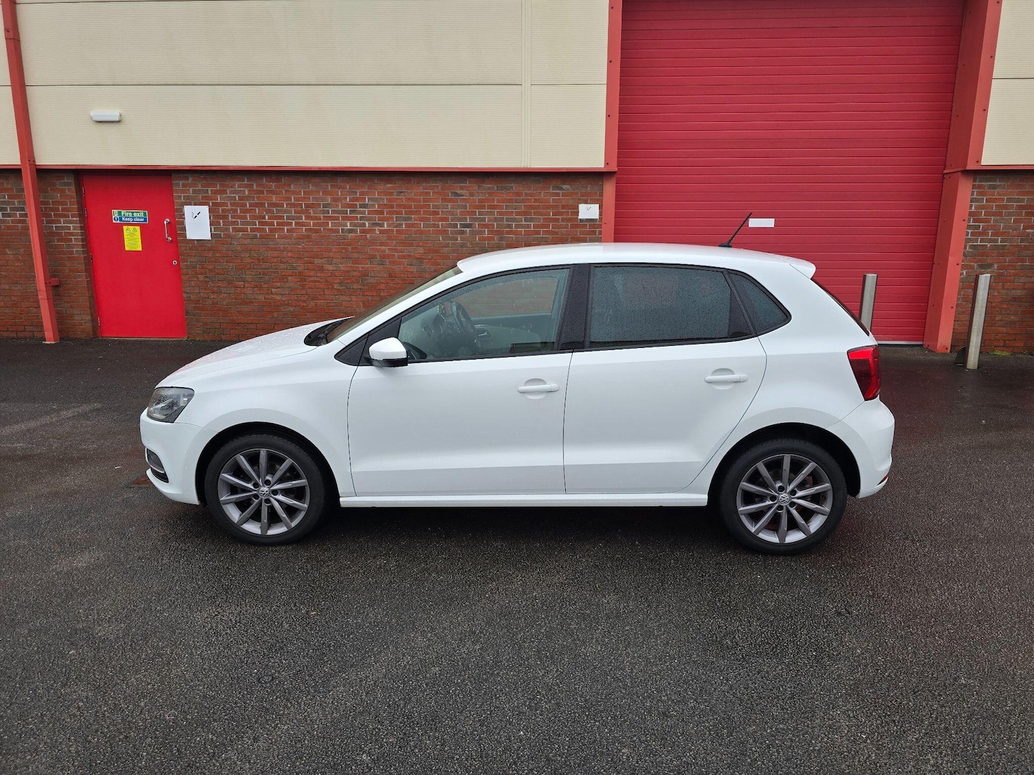 Used Volkswagen Polo 2015 for sale - 76865240: Photo 17