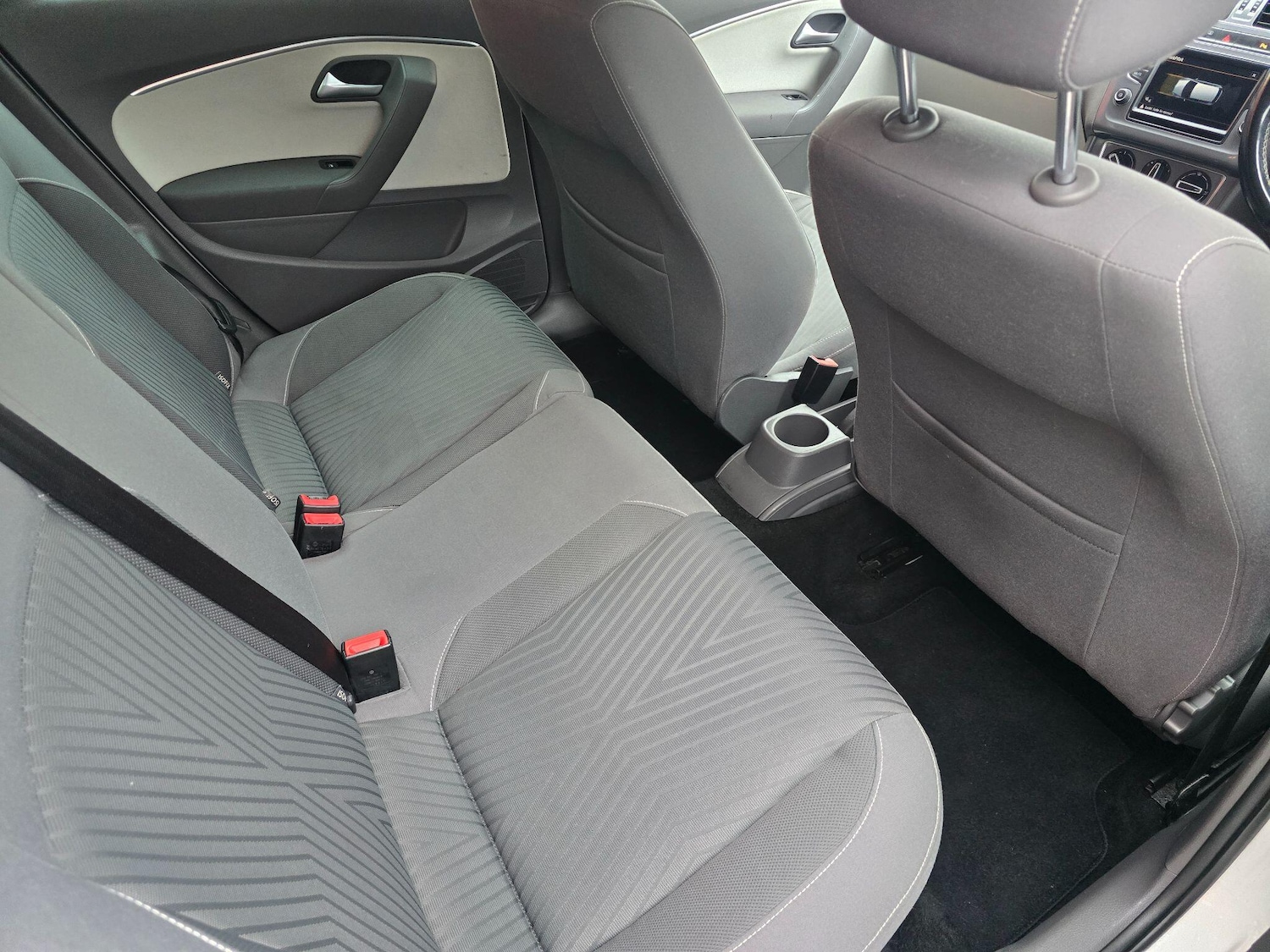 Used Volkswagen Polo 2015 for sale - 76865240: Photo 19