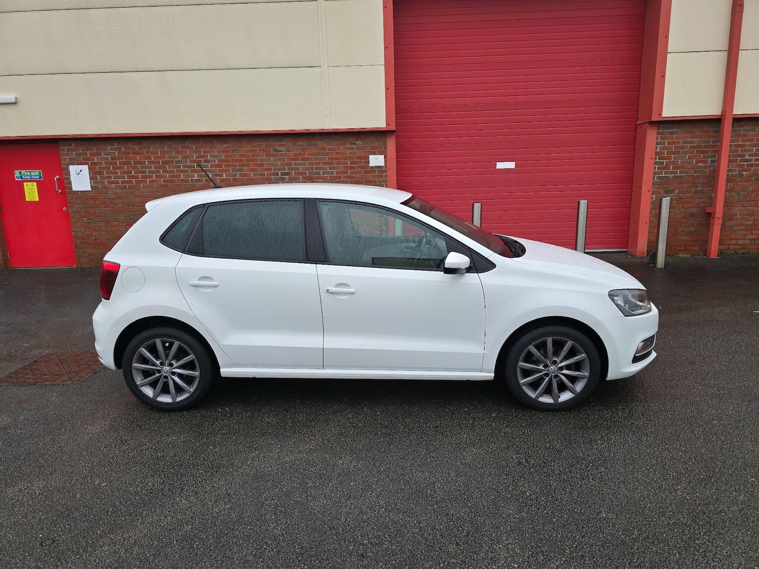 Used Volkswagen Polo 2015 for sale - 76865240: Photo 23