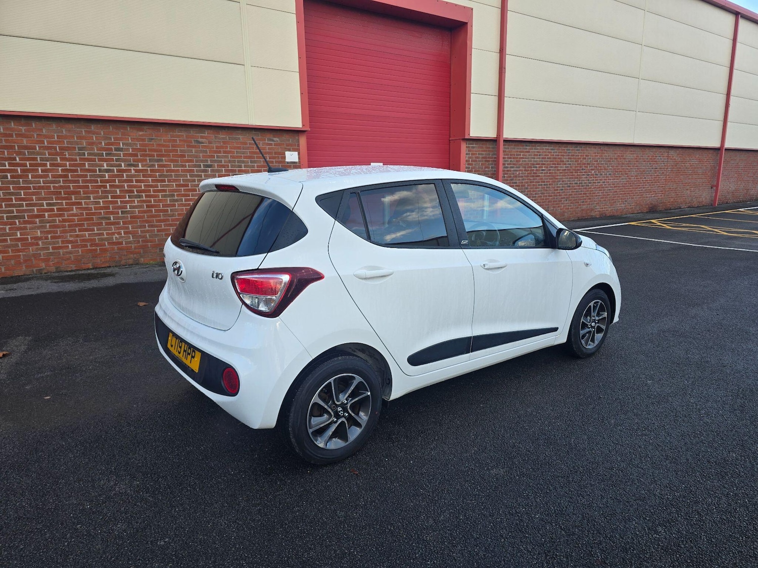 Used Hyundai i10 2019 for sale - 76370762: Photo 19