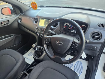Used Hyundai i10 2019 for sale - 76370762: Photo