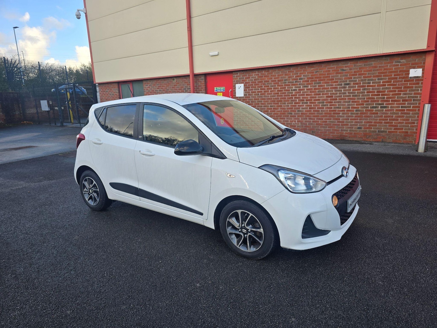 Used Hyundai i10 2019 for sale - 76370762: Photo 7