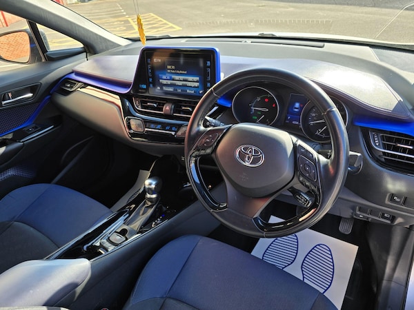 Used Toyota C-HR 2018 for sale - 74533617: Photo 3