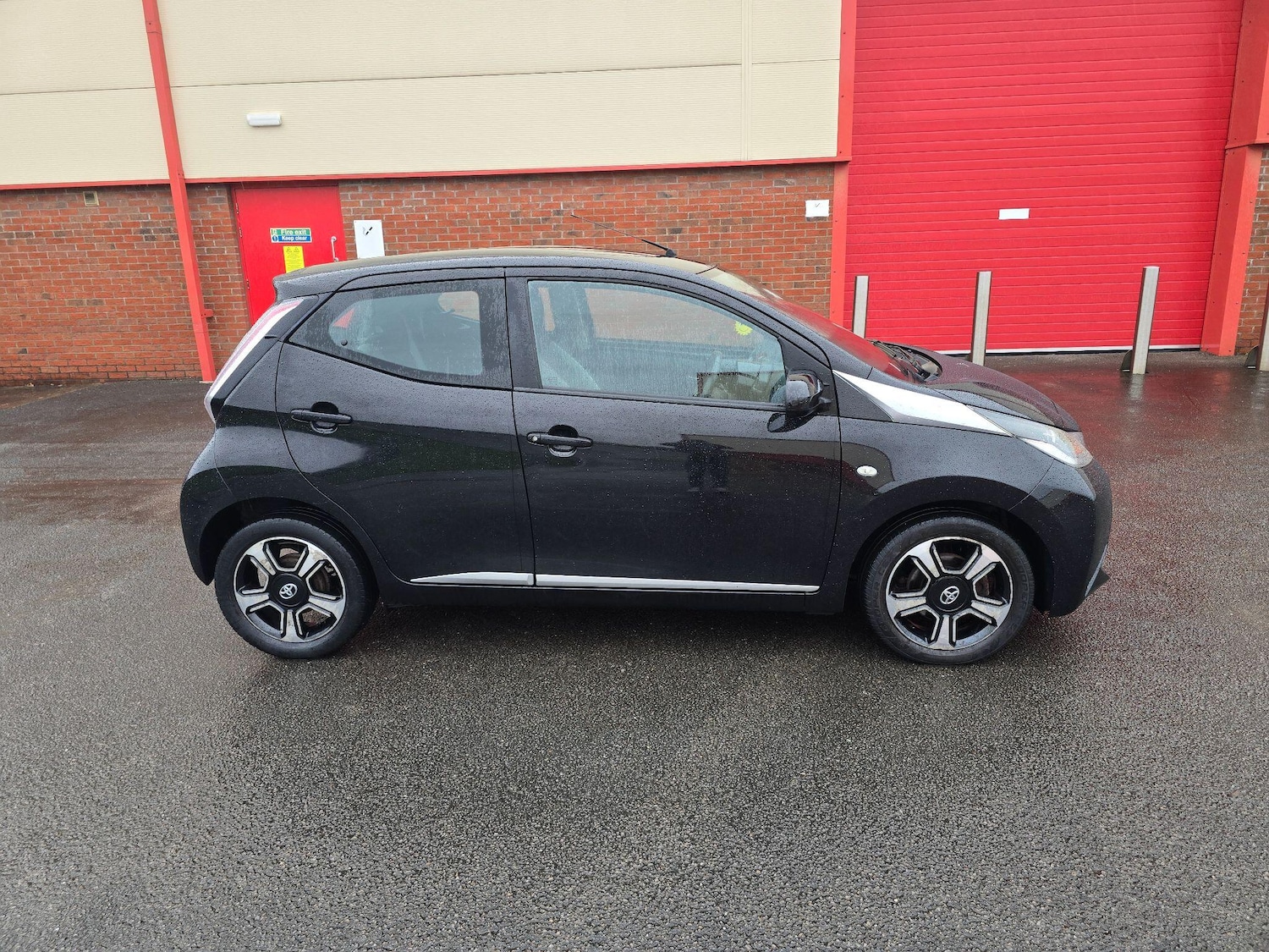 Used Toyota AYGO 2015 for sale - 76823438: Photo 14