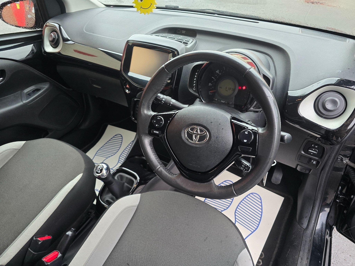Used Toyota AYGO 2015 for sale - 76823438: Photo 3