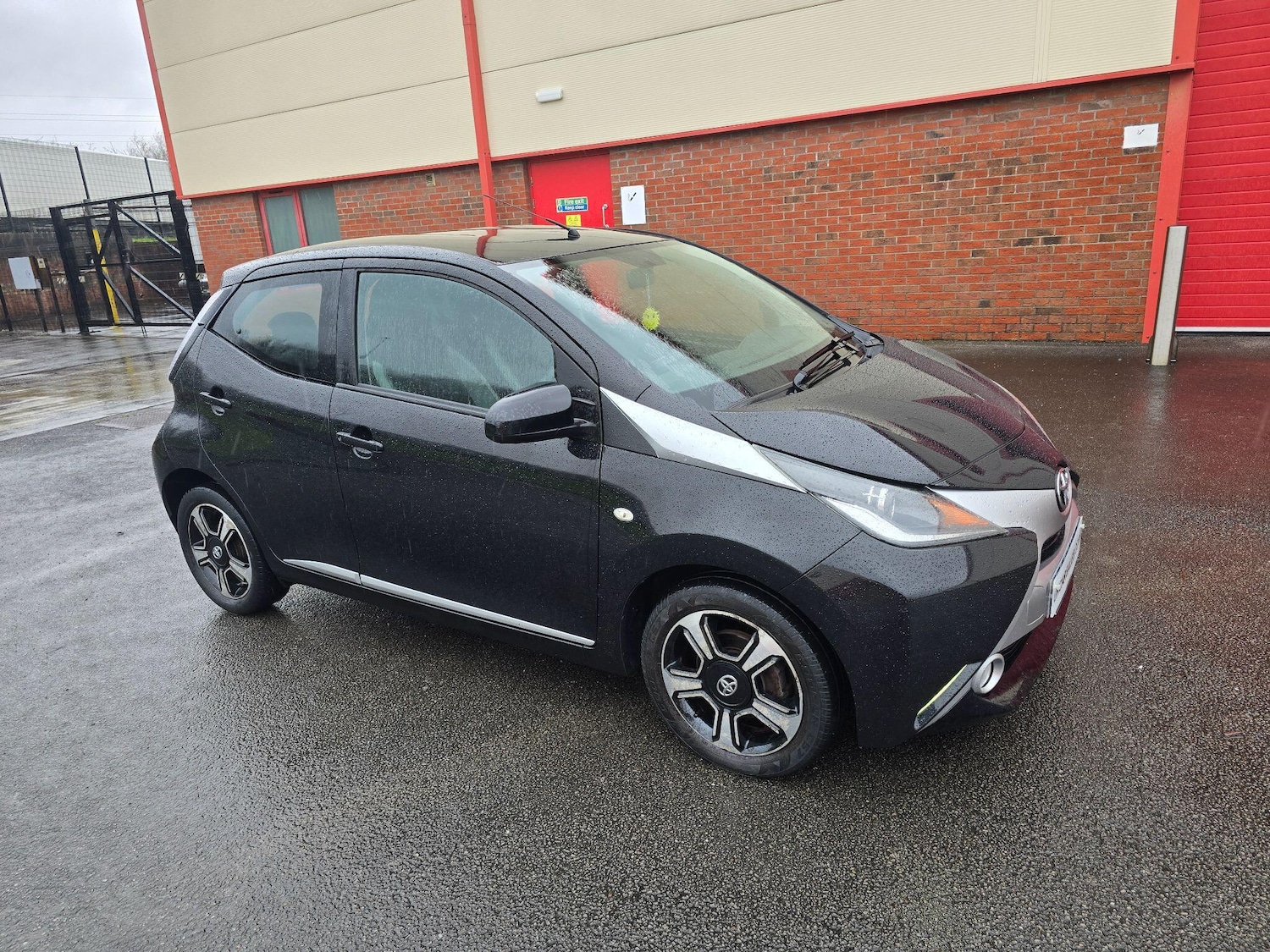 Used Toyota AYGO 2015 for sale - 76823438: Photo 7