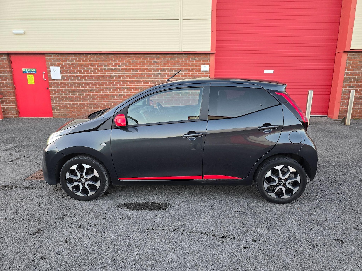 Used Toyota AYGO 2019 for sale - 76992061: Photo 12