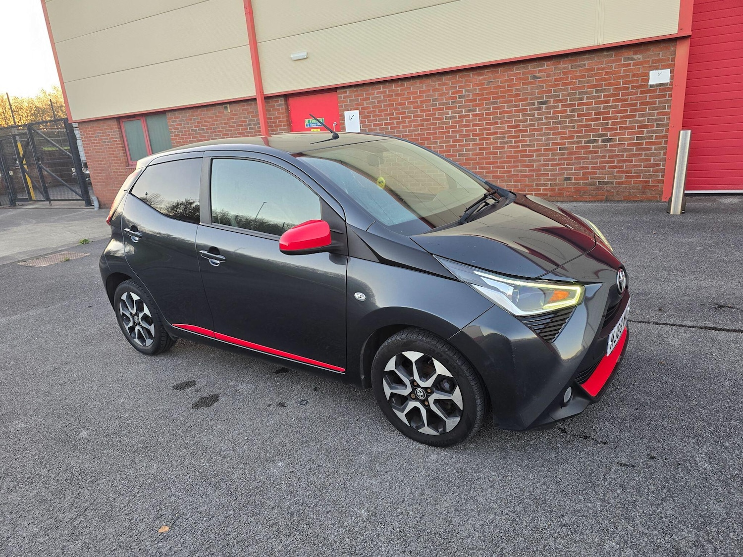 Used Toyota AYGO 2019 for sale - 76992061: Photo 2