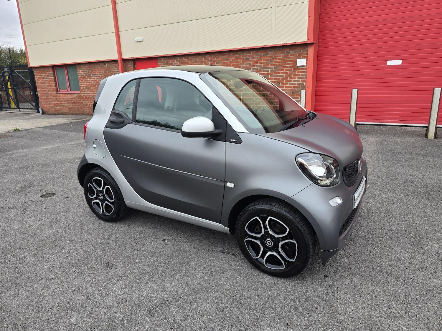 Used smart fortwo 2018 for sale - 76995964: Photo 2