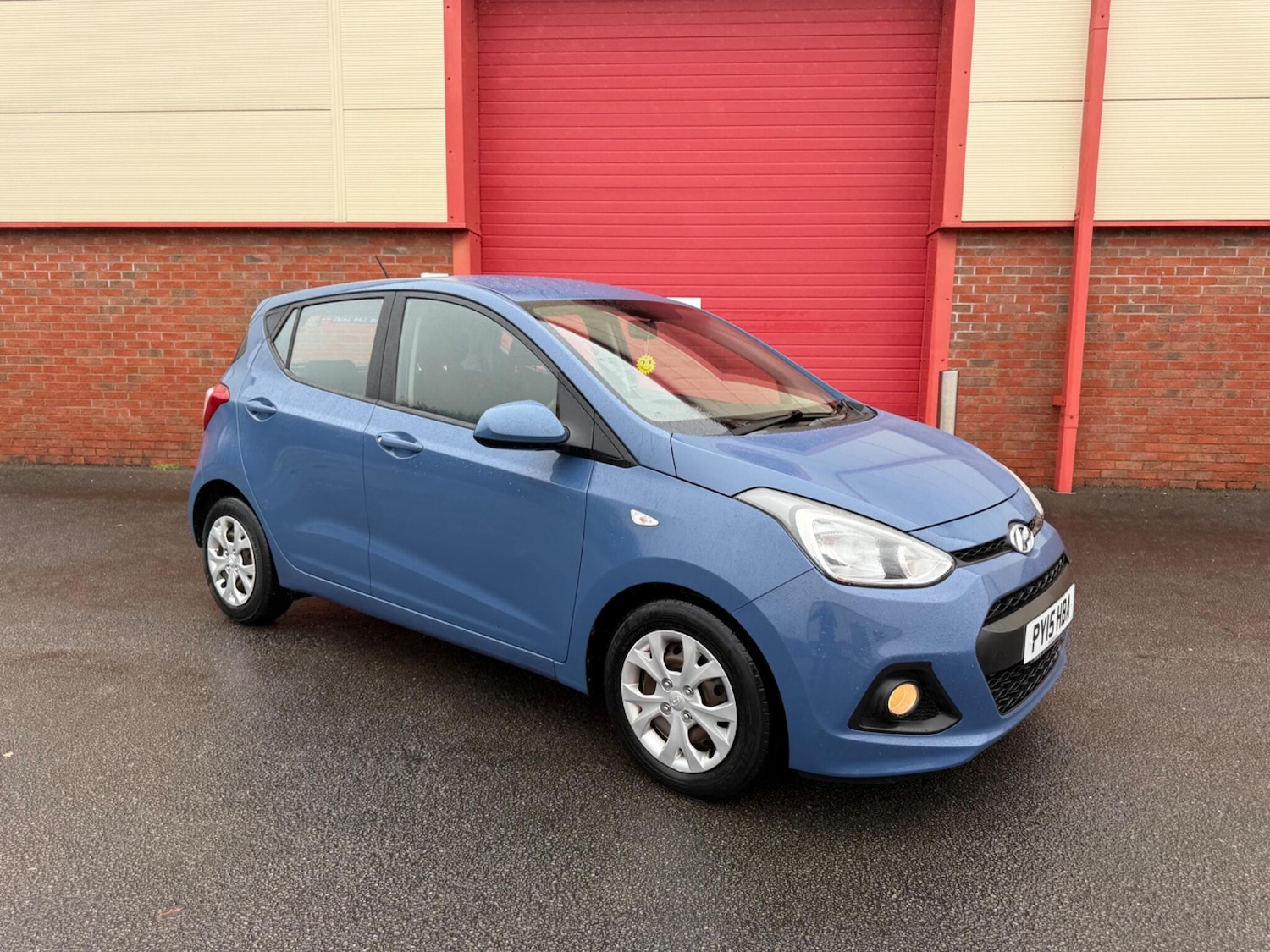 Used Hyundai i10 2015 for sale - 76689937: Photo 1