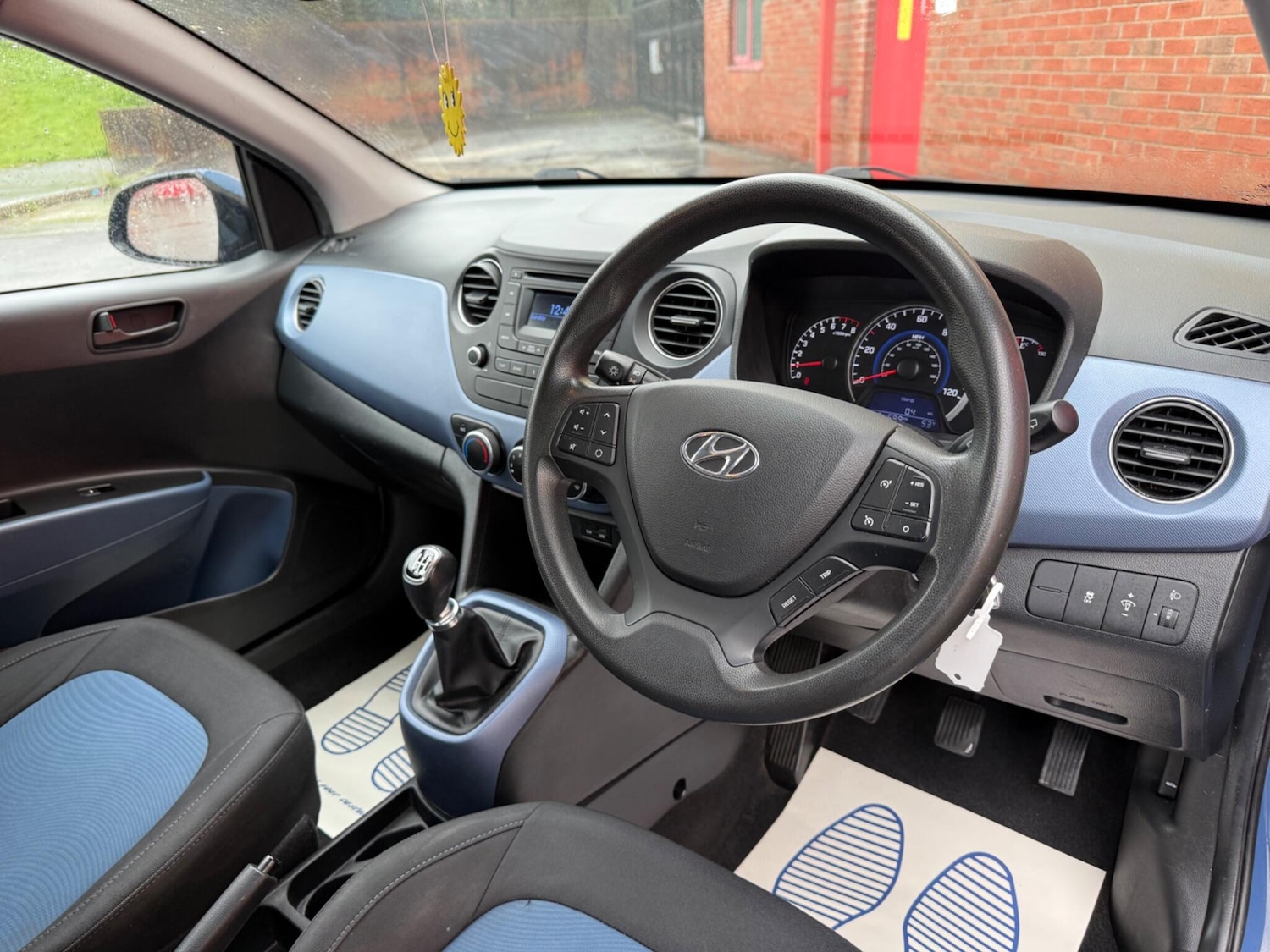 Used Hyundai i10 2015 for sale - 76689937: Photo 8