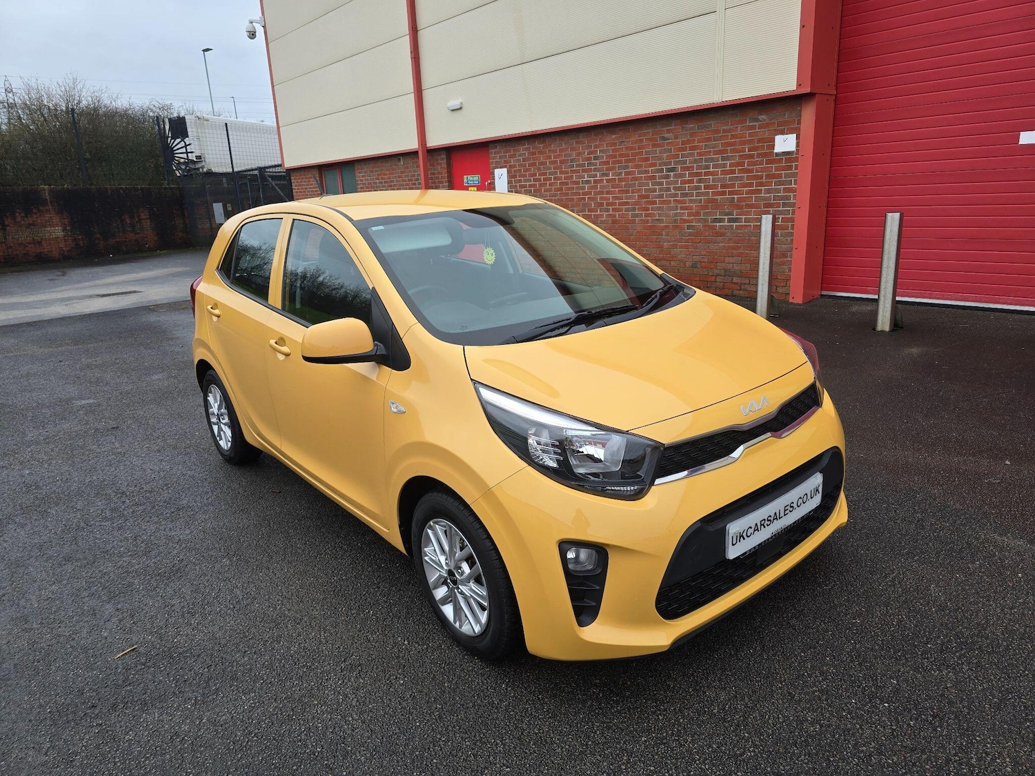 Used Kia Picanto 2021 for sale - 76824256: Photo 2