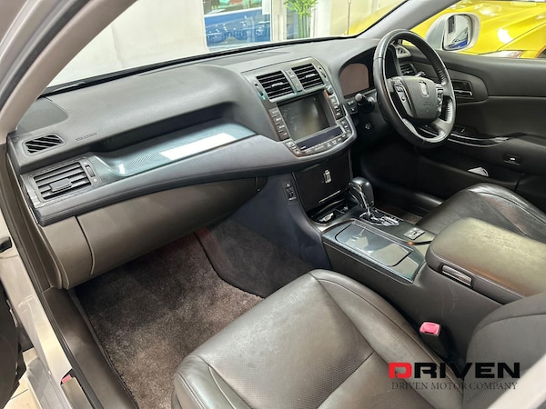 Used Toyota Crown 2021 for sale - 75680811: Photo 10