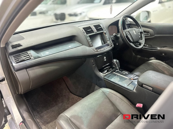 Used Toyota Crown 2021 for sale - 75680811: Photo 19