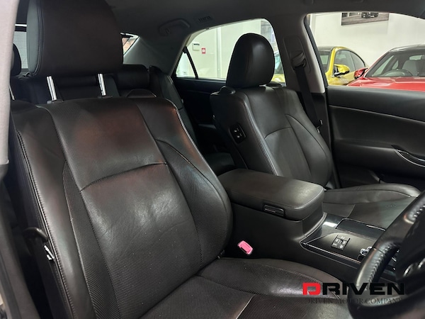 Used Toyota Crown 2021 for sale - 75680811: Photo 21