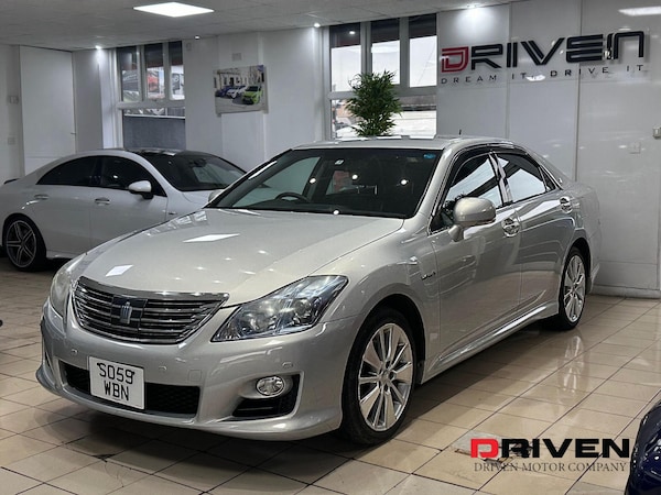 Used Toyota Crown 2021 for sale - 75680811: Photo 5