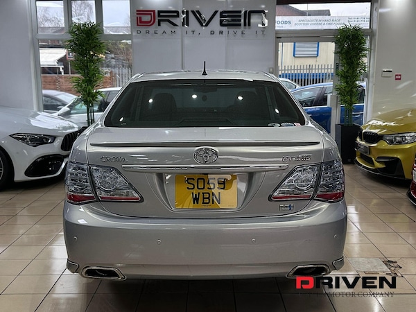 Used Toyota Crown 2021 for sale - 75680811: Photo 8