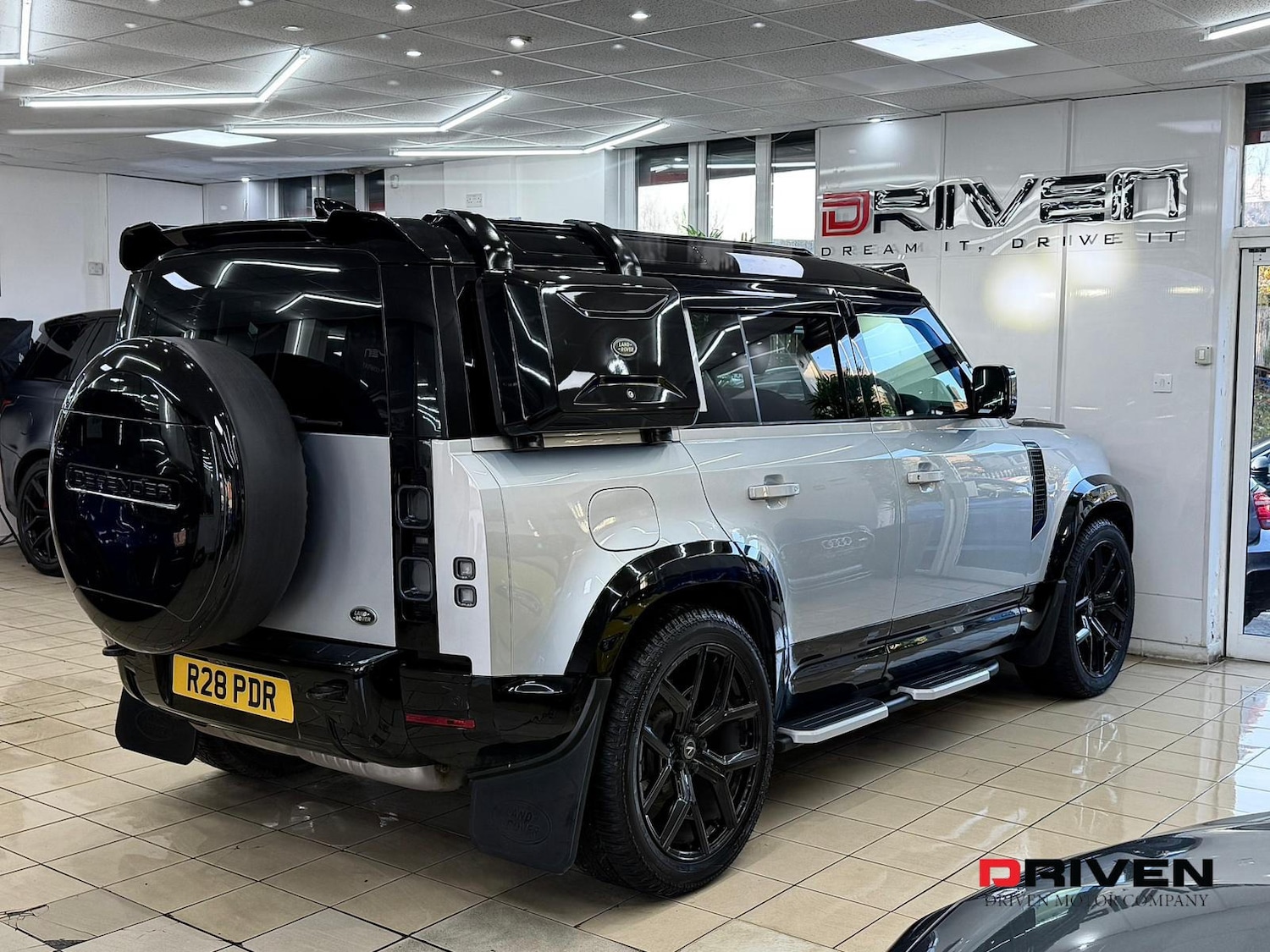 Used Land Rover Defender 2021 for sale - 76830286: Photo 10