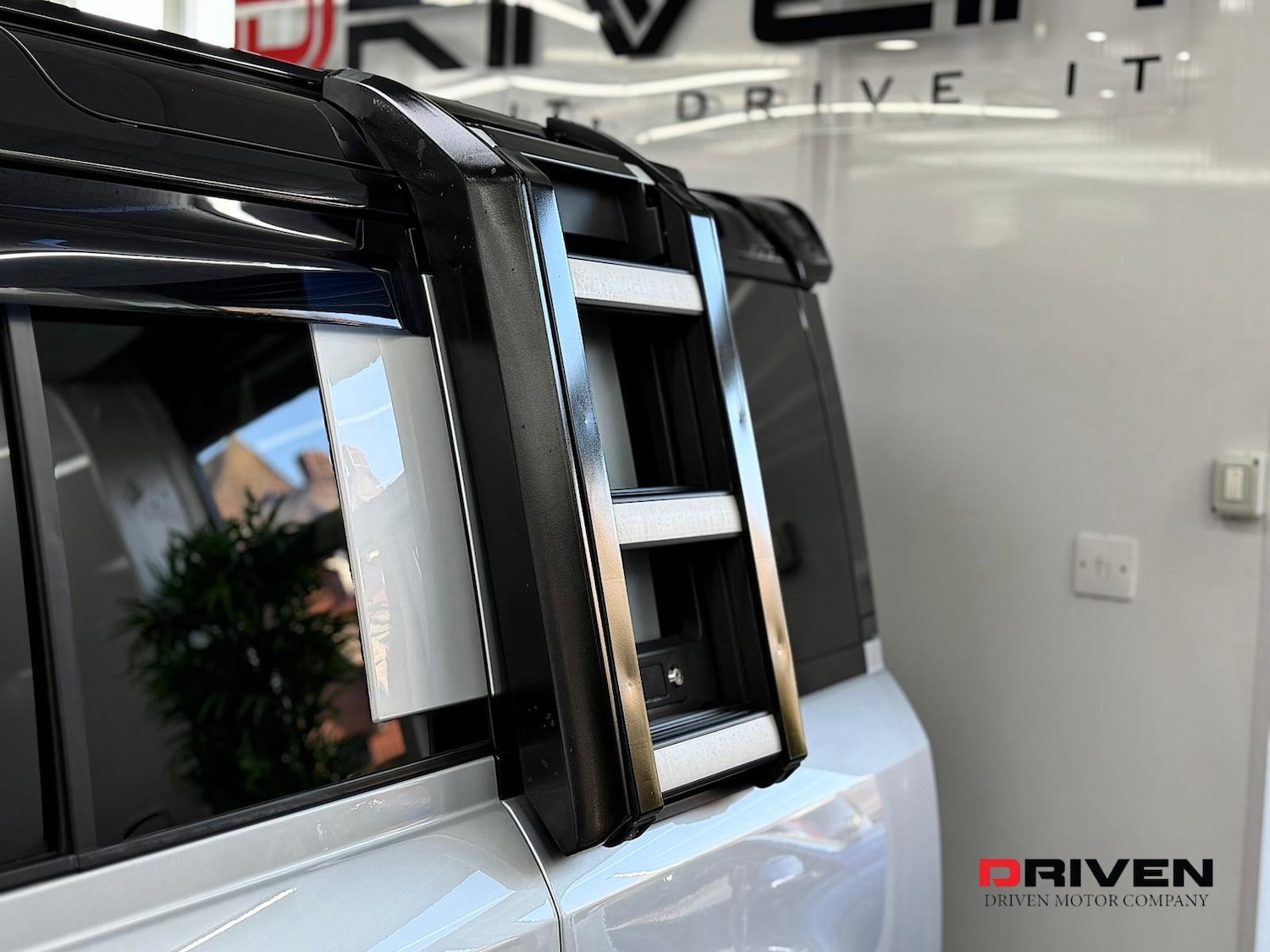 Used Land Rover Defender 2021 for sale - 76830286: Photo 18