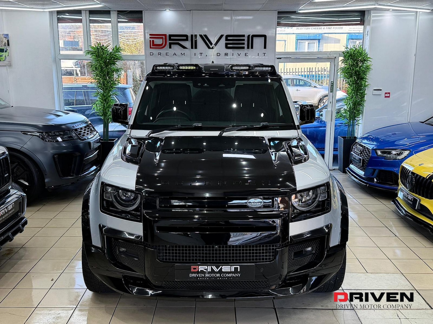 Used Land Rover Defender 2021 for sale - 76830286: Photo 4