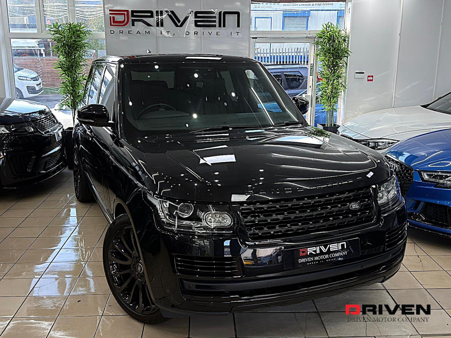 Used Land Rover Range Rover 2017 for sale - 76379662: Photo 1