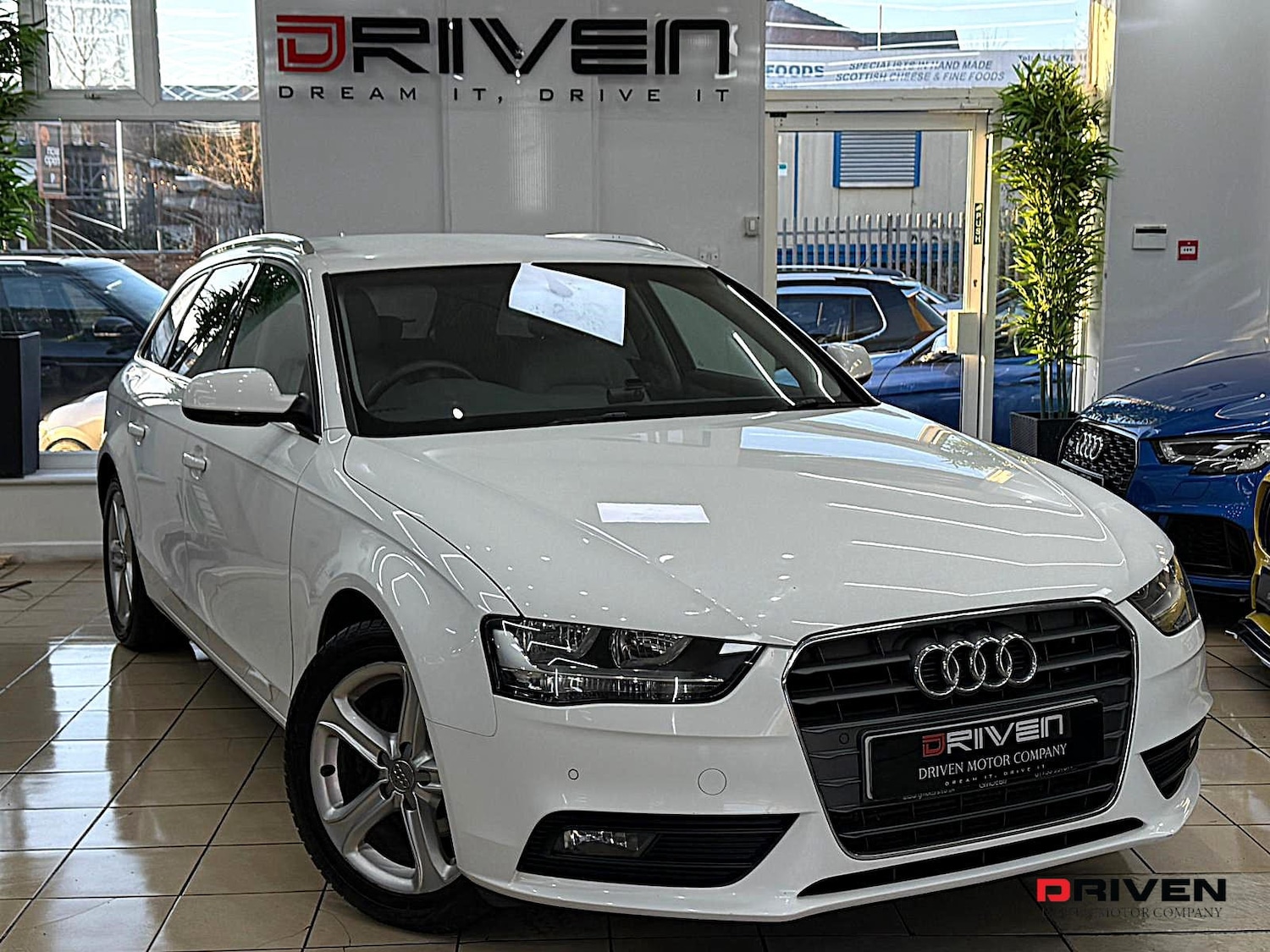Used Audi A4 2012 for sale - 77049320: Photo 2