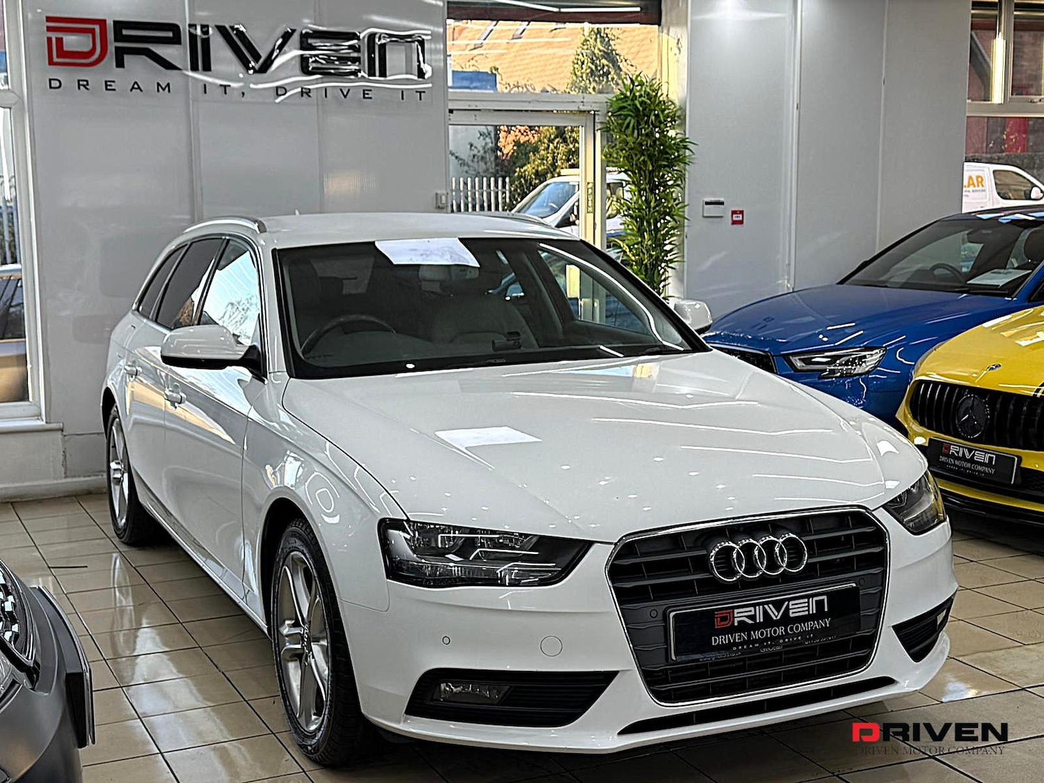 Used Audi A4 2012 for sale - 77049320: Photo 4