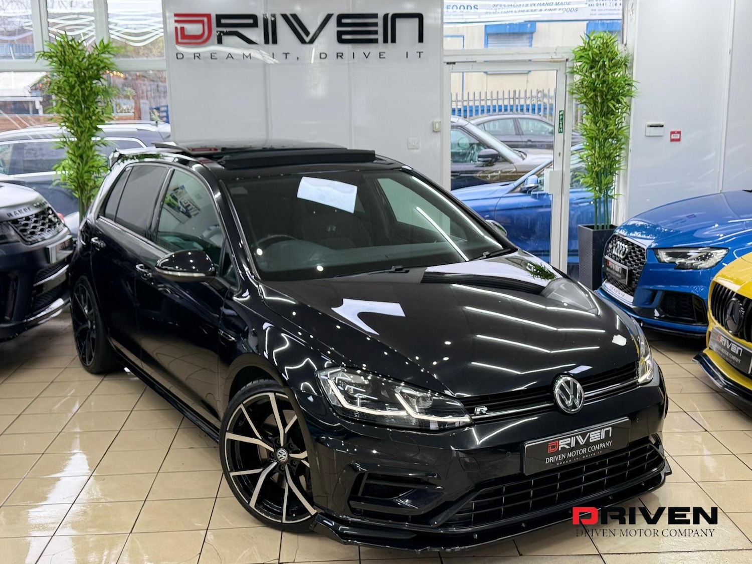 Used Volkswagen Golf 2019 for sale - 76922547: Photo 2
