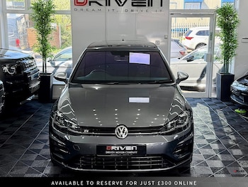 Used Volkswagen Golf 2017 for sale - 78456778: Photo
