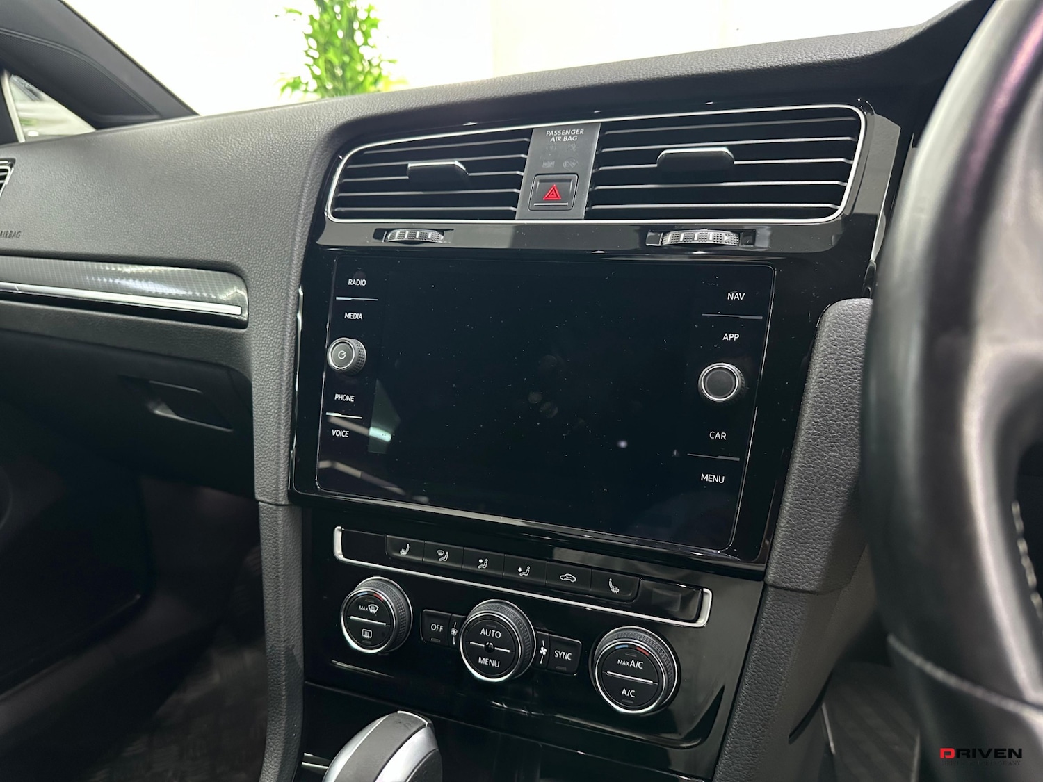 Used Volkswagen Golf 2018 for sale - 76196147: Photo 18