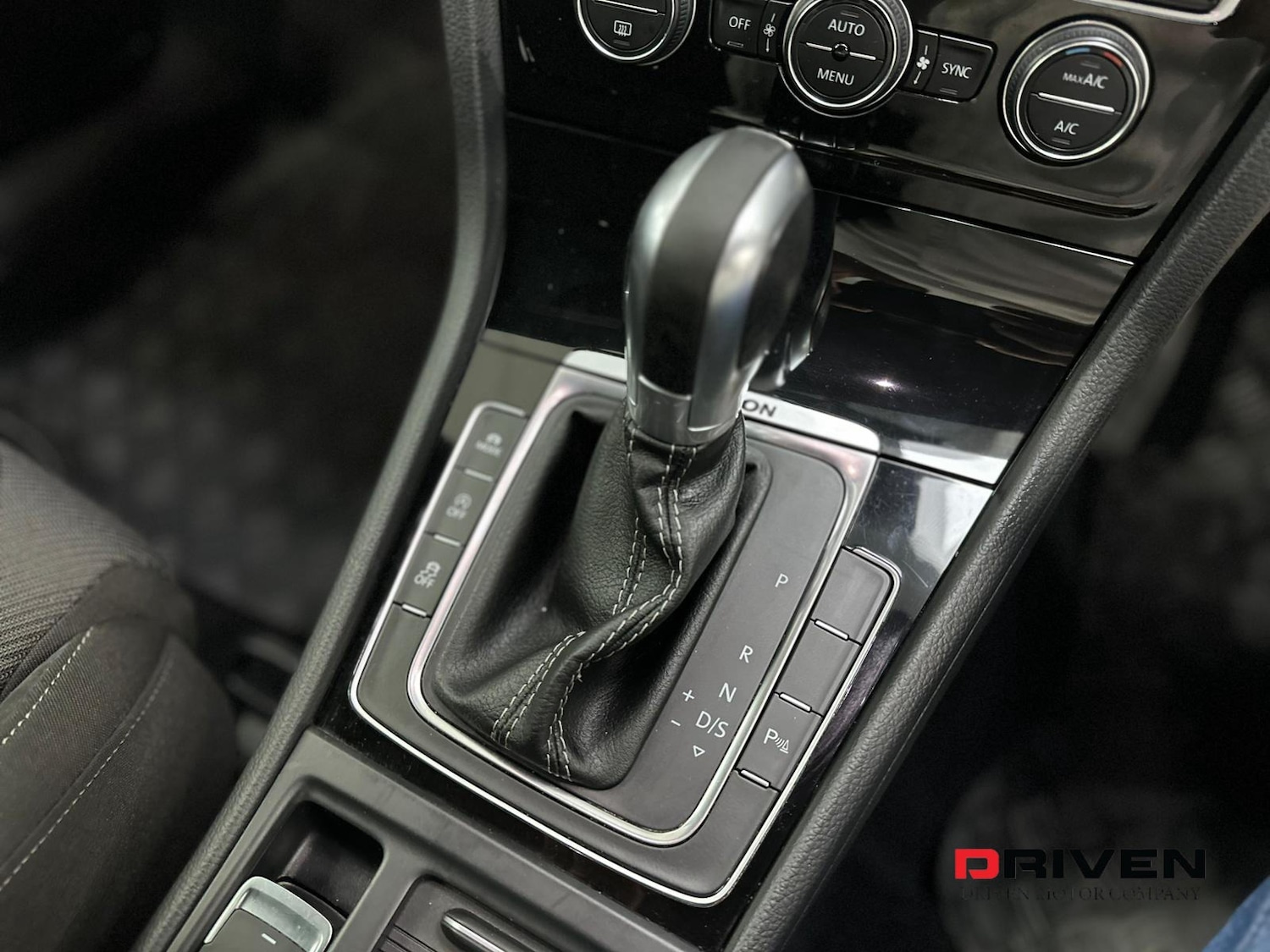 Used Volkswagen Golf 2018 for sale - 76196147: Photo 28