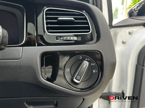 Used Volkswagen Golf 2018 for sale - 76196147: Photo 31