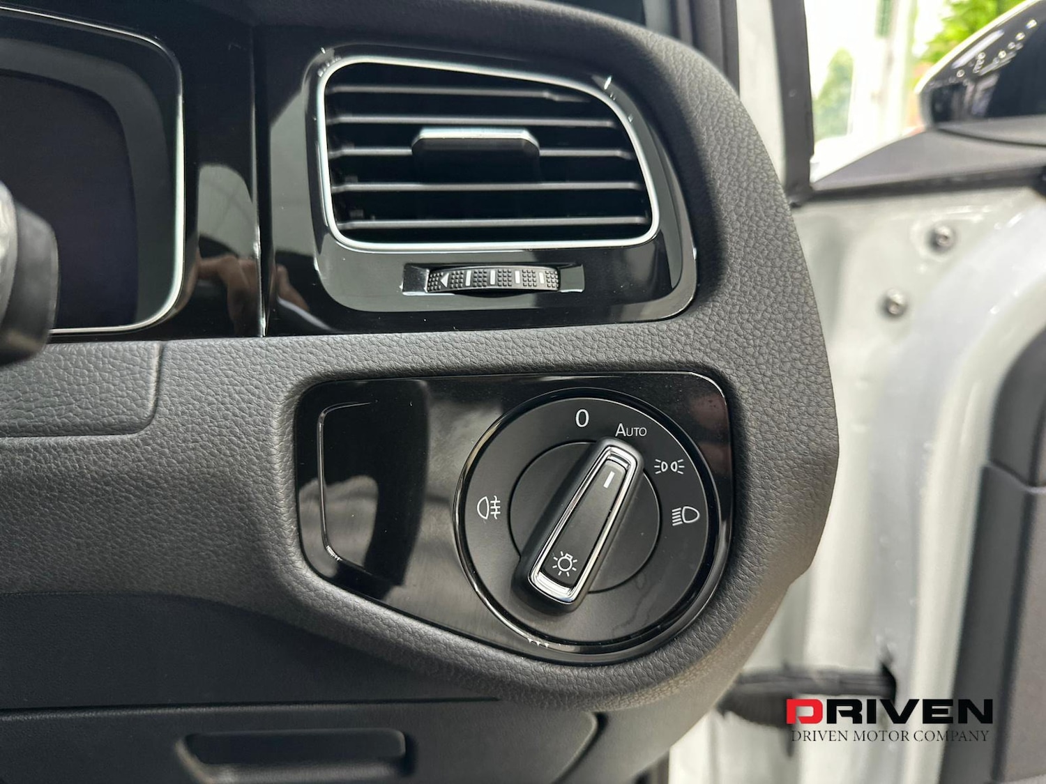 Used Volkswagen Golf 2018 for sale - 76196147: Photo 32