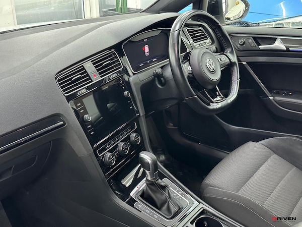Used Volkswagen Golf 2018 for sale - 76196147: Photo 32