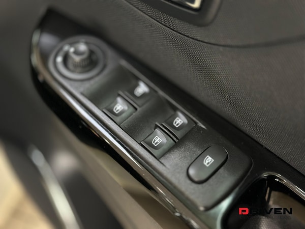 Used Renault Captur 2015 for sale - 74826700: Photo 29