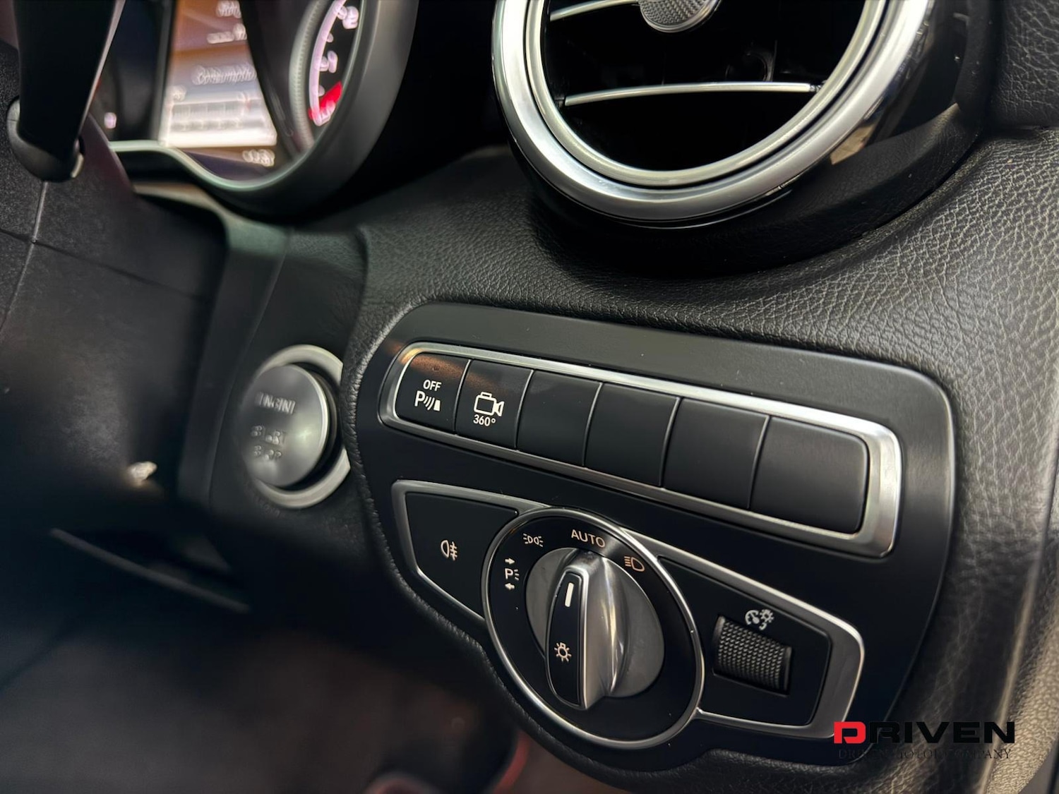 Used Mercedes-Benz C Class 2017 for sale - 76583073: Photo 32