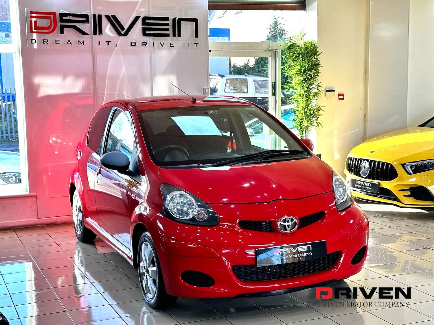 Used Toyota AYGO 2012 for sale - 76544641: Photo 3