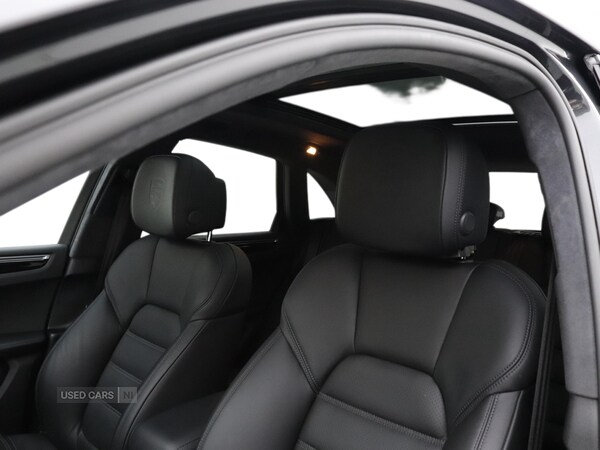 Used Porsche Macan 2021 for sale - 76296479: Photo 14