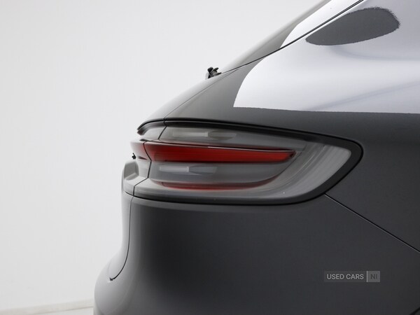 Used Porsche Macan 2021 for sale - 76296479: Photo 22